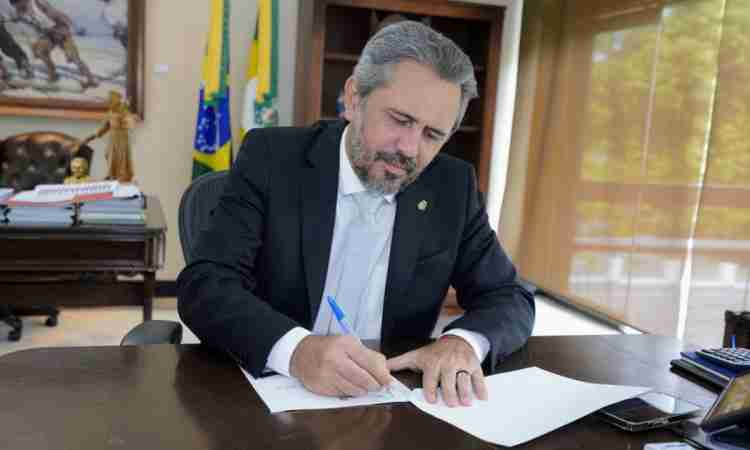 Governo do Ceará decreta ponto facultativo no dia 2 de abril nos órgãos estaduais